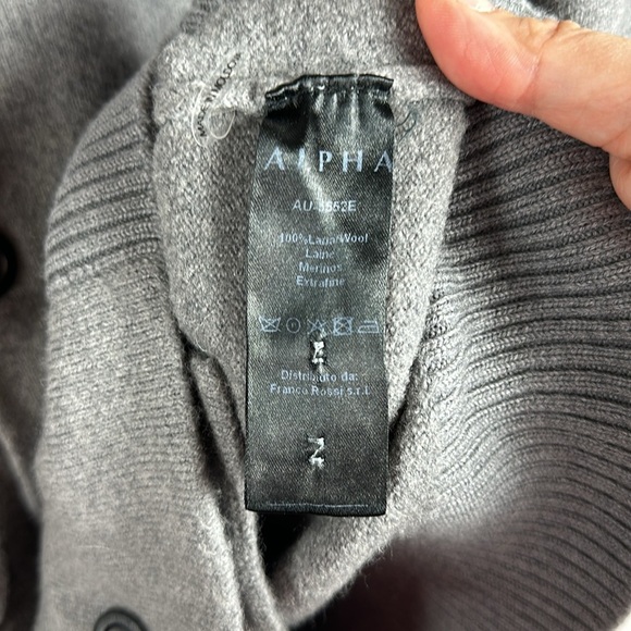 ALPHA MASSIMO REBECCHI 100% Lambs Wool Cardigan Sweater Size: 50- medium - Picture 5 of 16